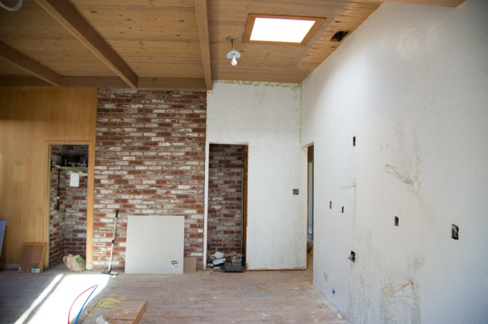 Kitchen wall after sealing.