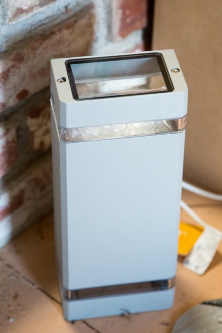 Outdoor light fixture.