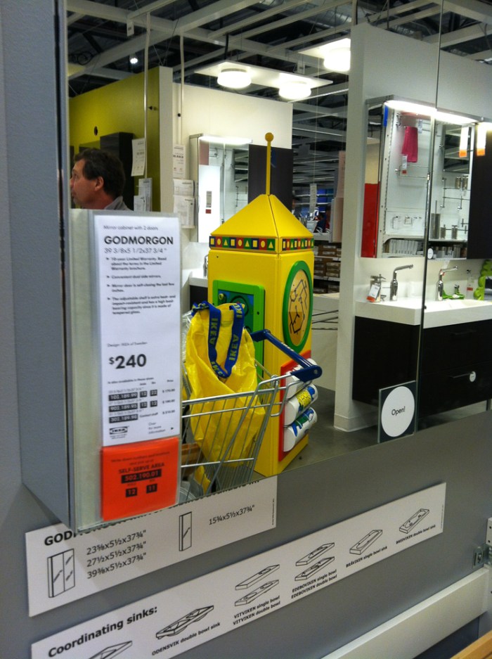 Possibility for bathroom mirror